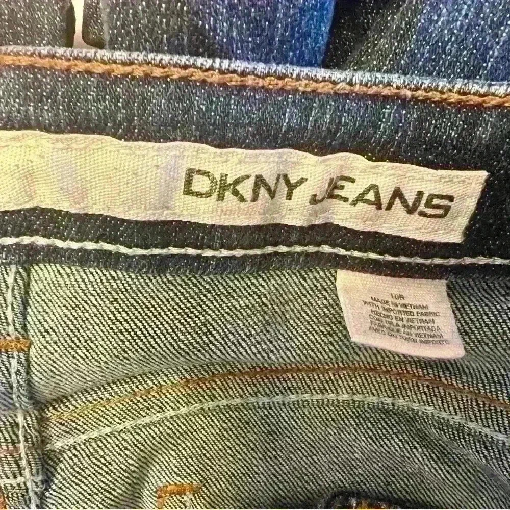 DKNY Women’s flare jeans - Picture 3 of 5